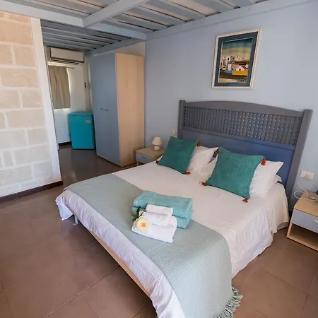Isola Mia Hotel *